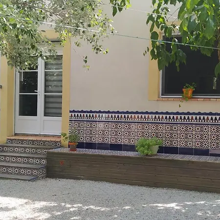 Un Joli Jardin Mediterraneen فيلة *